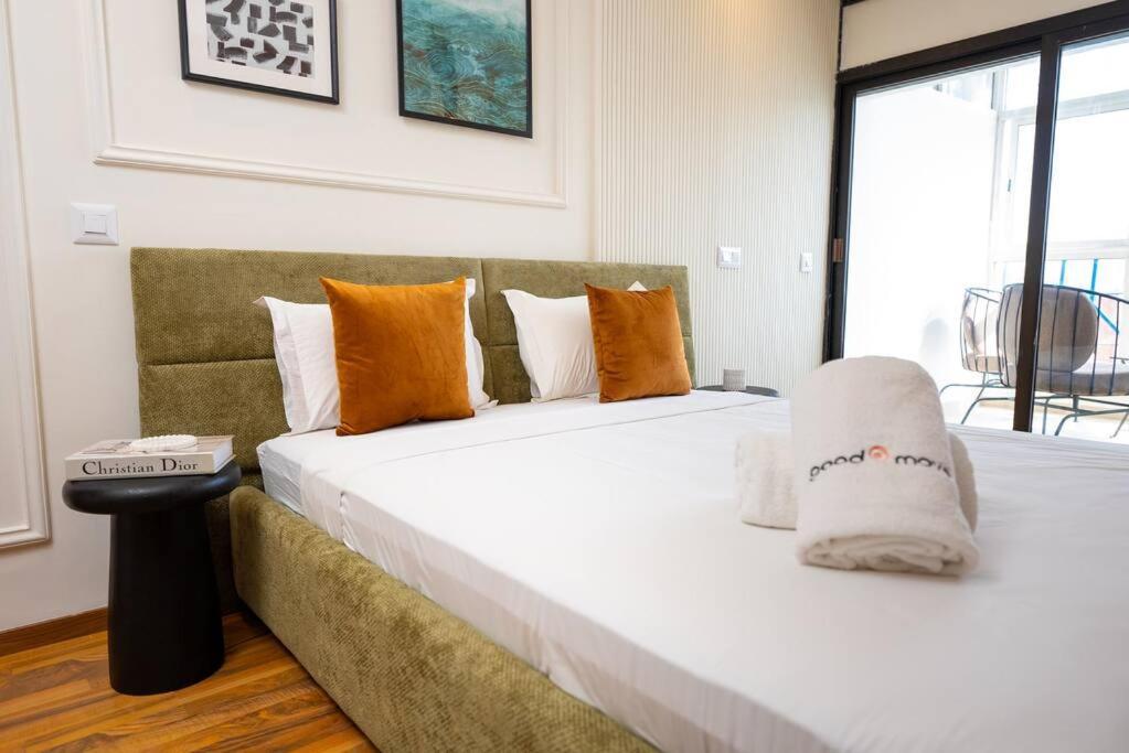 Cozy 2br Getaway In Center Apartment *
