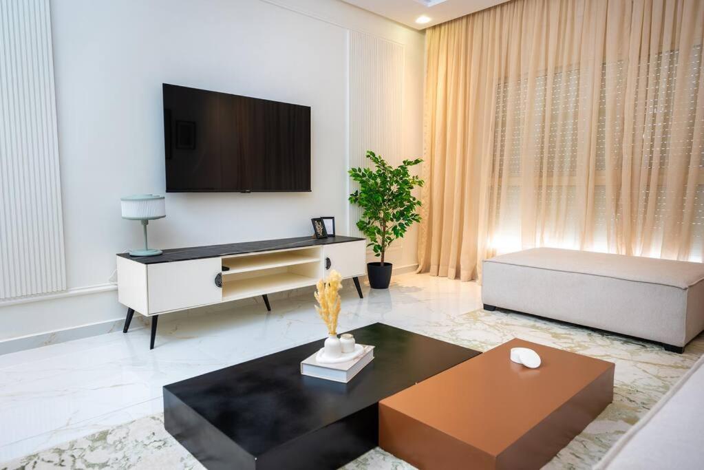 Apartment Cozy 2br Getaway In Center Rabat