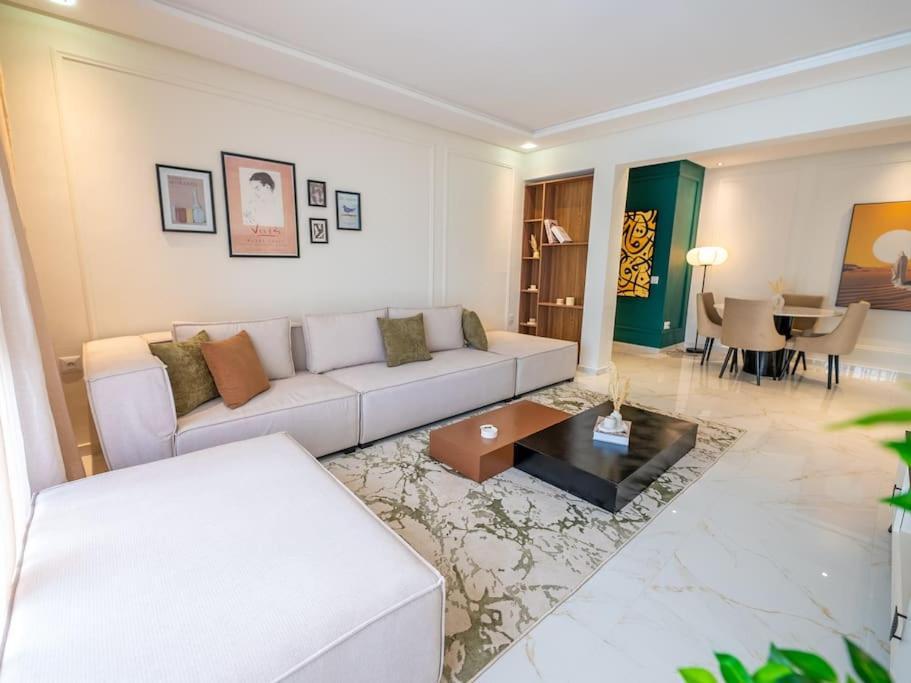 Cozy 2br Getaway In Center Apartment *